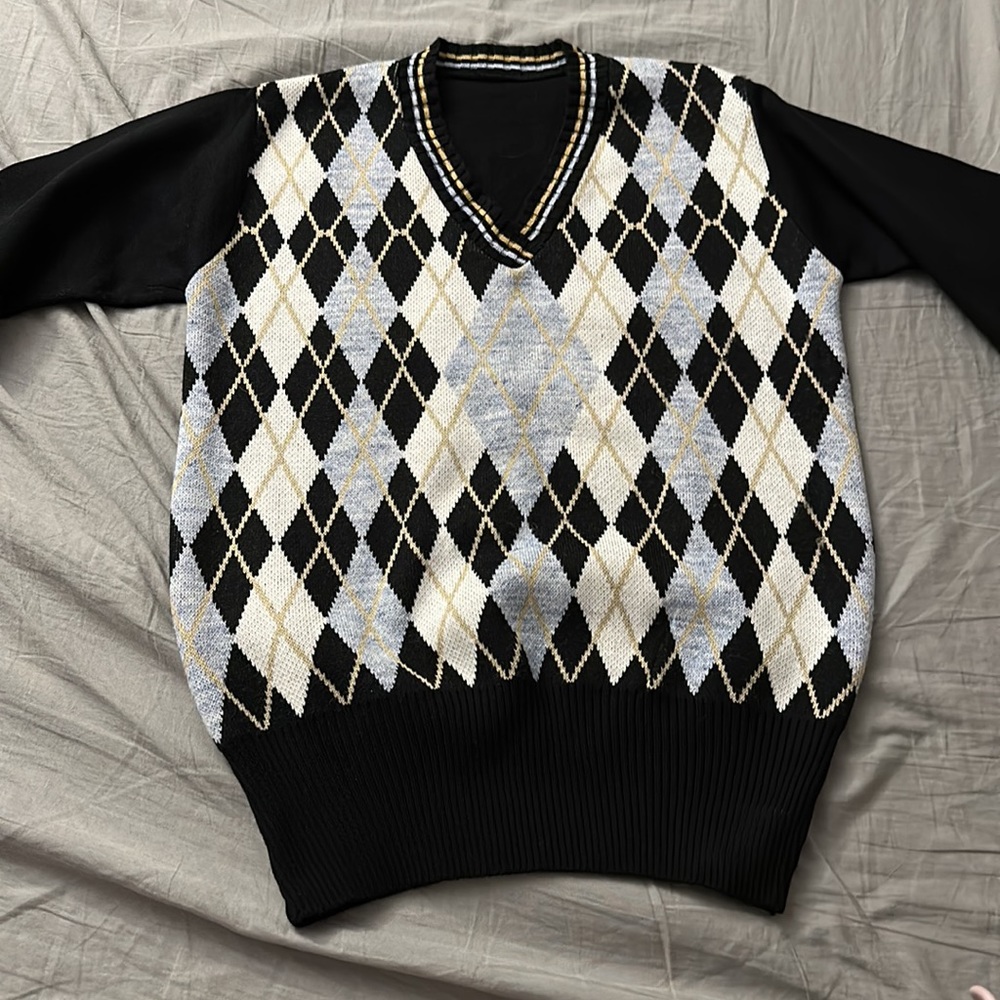 Unknown Patterned Sweater - Picture 2 of 3